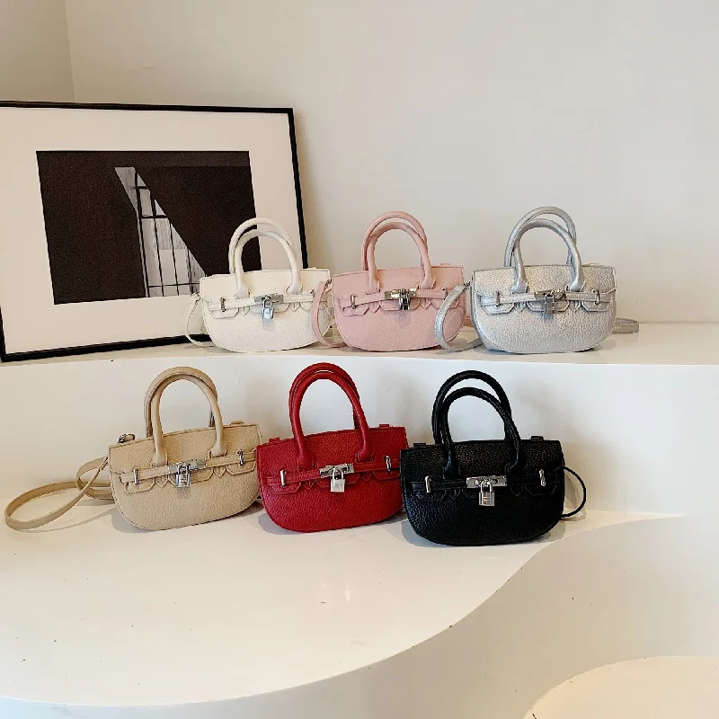 Hurry Before It's Gone Wholesale High-end Lock Versatile Handbag Shoulder Bag Fashionable Bags With Special Seasonal Offers Hurry Before It's Gone Wholesale High-end Lock Versatile Handbag Shoulder Bag Fashionable Bags With Special Seasonal Offers