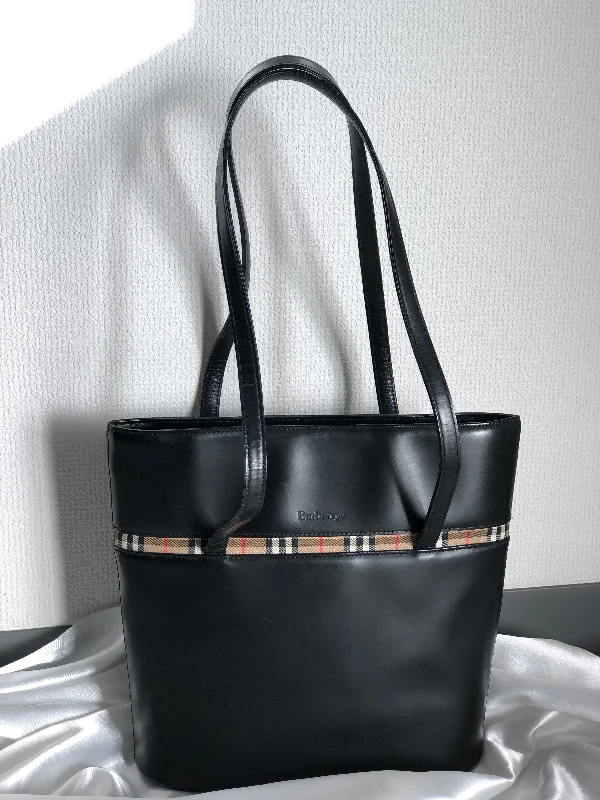 Luxury Bags On Sale Burberrys Classic check Bucket Totebag Shoulder bag Black Vintage Old njai3y Trendy Totes, Shop & Save