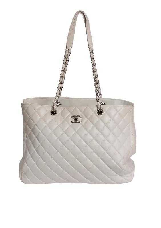 New In This Season LARGE CLASSIC CC SHOPPING TOTE Best Bag Sale Of The Season
