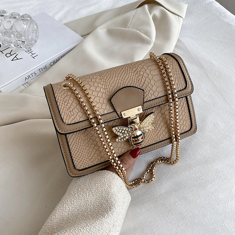 Stylish Bags With Discounts Wholesale The New Fashion Trend Retro Chain Crossbody Small Square Bag Is Foreign and High-end Seasonal Sale On Trendy Handbags Stylish Bags With Discounts Wholesale The New Fashion Trend Retro Chain Crossbody Small Square Bag Is Foreign and High-end Seasonal Sale On Trendy Handbags