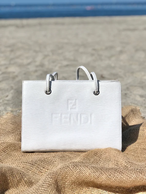 Easy Elegance Sales FENDI logo Embossed leather Shoulder bag white Vintage Old puy338 Premium Handbags At Unbeatable Markdowns Easy Elegance Sales FENDI logo Embossed leather Shoulder bag white Vintage Old puy338 Premium Handbags At Unbeatable Markdowns