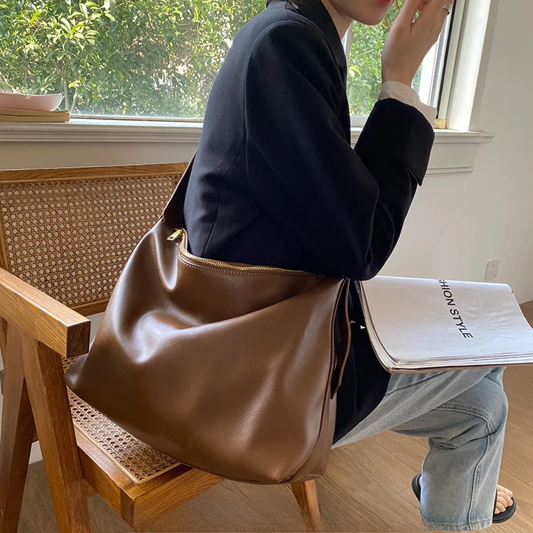 Final Sale Wholesale Soft and Simple Shoulder Crossbody Bag Best Bag Sale Of The Season Final Sale Wholesale Soft and Simple Shoulder Crossbody Bag Best Bag Sale Of The Season