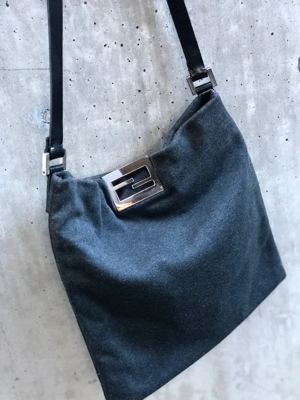 Bold Fashionistas FENDI Logo Knit Shoulder bag Gray Old Vintage 3sngg3 Grab Your Favorite Handbags At Discounted Prices Bold Fashionistas FENDI Logo Knit Shoulder bag Gray Old Vintage 3sngg3 Grab Your Favorite Handbags At Discounted Prices