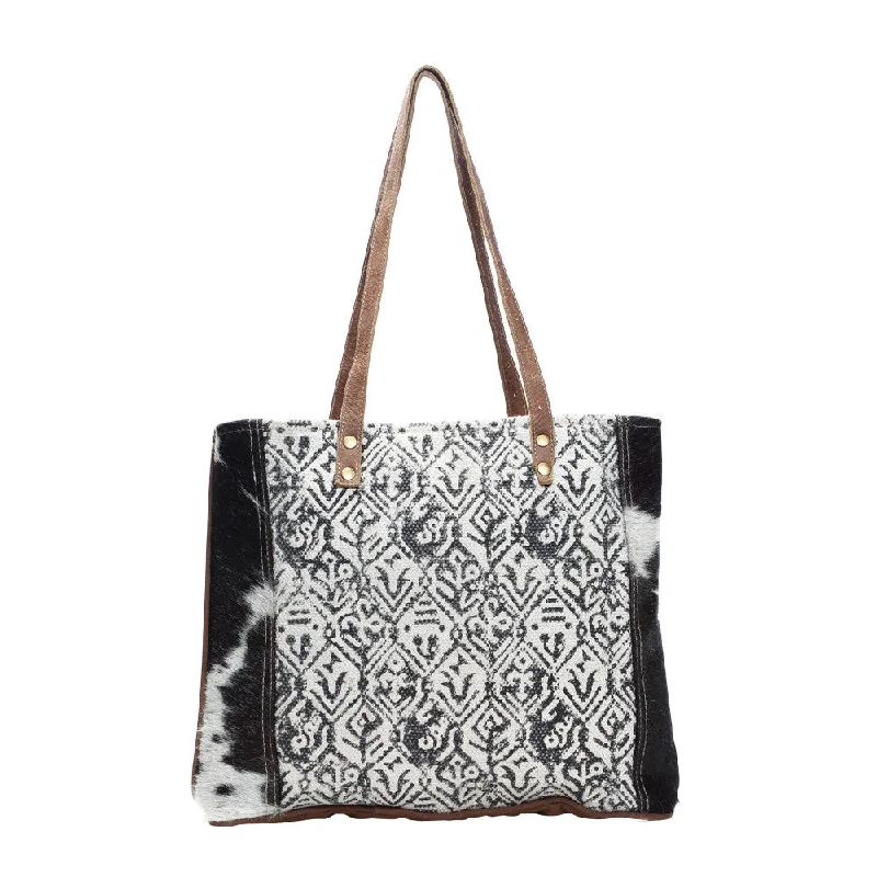 Black and White Hide Diamond Print Handbag Sleek And Stylish Handbags At Lower Prices Black and White Hide Diamond Print Handbag Sleek And Stylish Handbags At Lower Prices