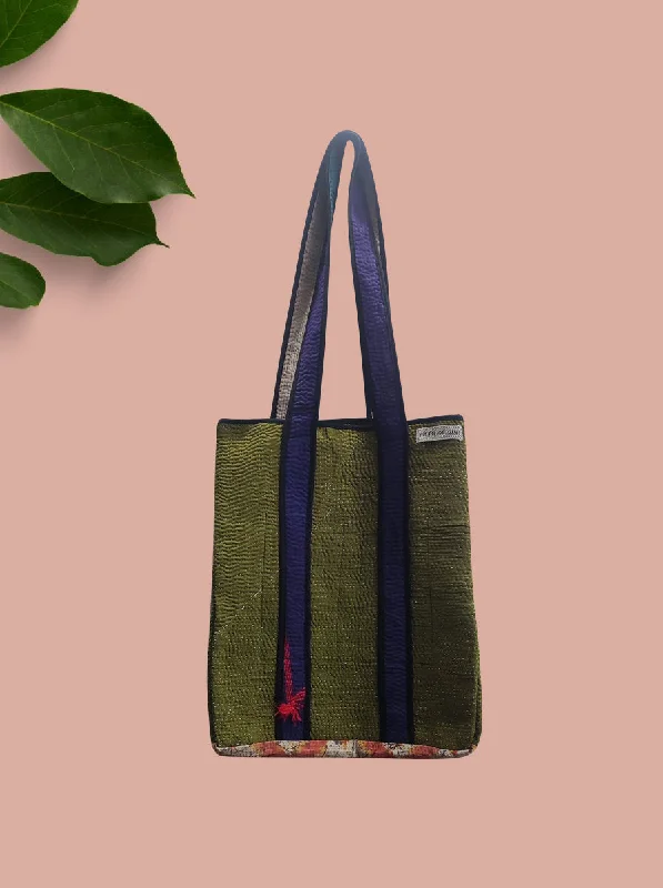kantha vintage tote bag wahi Seasonal Sale On Trendy Handbags