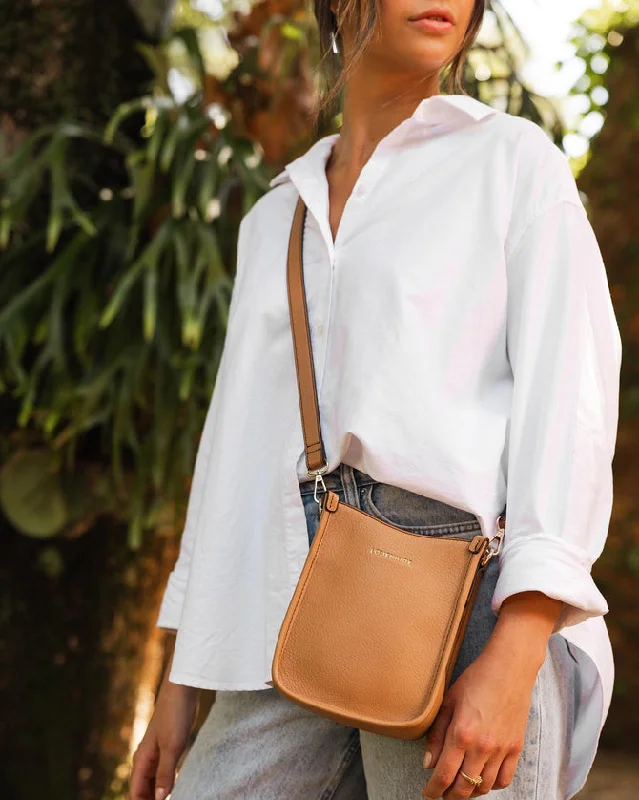 Louenhide Parker Phone Crossbody Bag Camel High-End Handbags At Affordable Prices