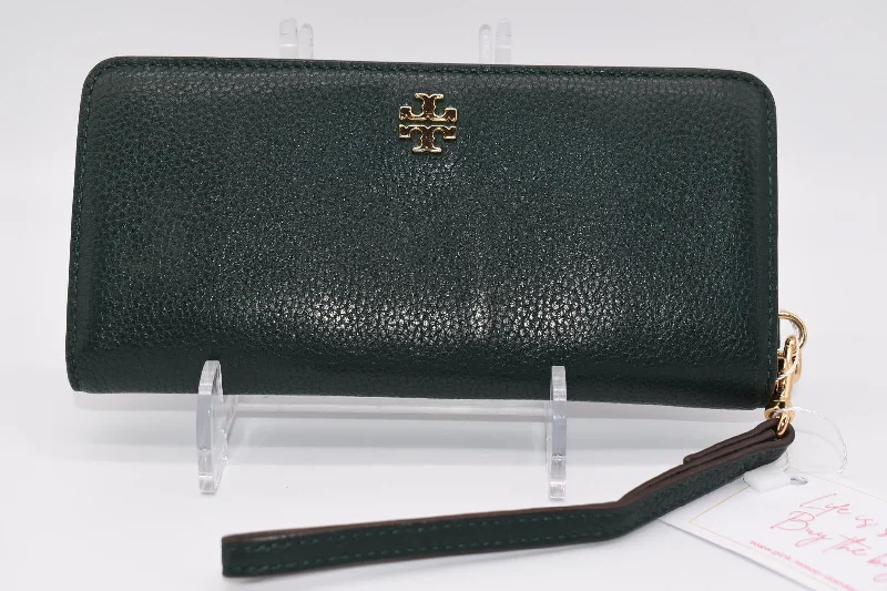 Tory Burch Pebble Leather Wallet/ Wristlet in Jitney Green Handbag Deals You'll Love Tory Burch Pebble Leather Wallet/ Wristlet in Jitney Green Handbag Deals You'll Love