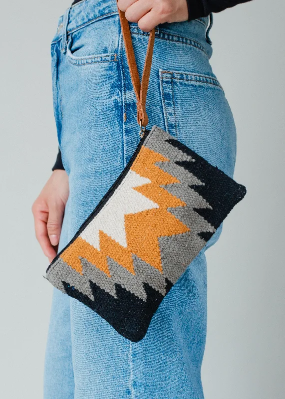 WOVEN-561 Trendy Purses At Unbeatable Discounts
