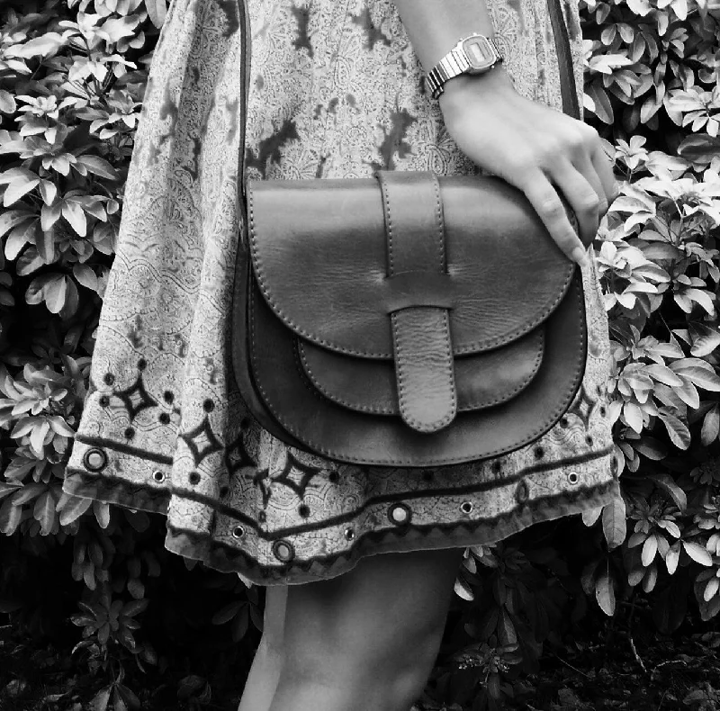 Handmade Vintage style , Brown Leather Saddle style handbag Everyday Bags At Wallet-Friendly Prices Handmade Vintage style , Brown Leather Saddle style handbag Everyday Bags At Wallet-Friendly Prices