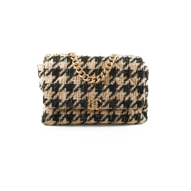 Inspired Bags For High-End Fashion Chanel 19 Maxi Tweed Bag Beige/Black 28 Series Fashionable Handbags At Must-Have Prices Inspired Bags For High-End Fashion Chanel 19 Maxi Tweed Bag Beige/Black 28 Series Fashionable Handbags At Must-Have Prices